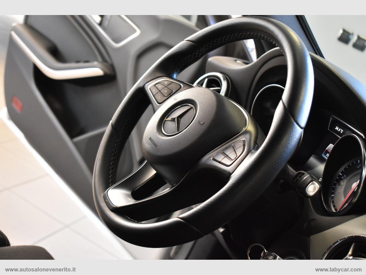 MERCEDES-BENZ CLA 200 d Automatic Premium Dark Night