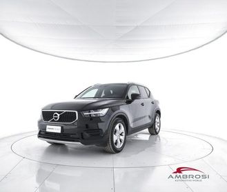 VOLVO XC40 T2 Momentum