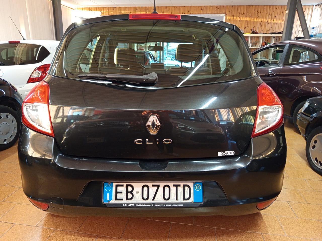 Renault Clio 1.2 16V 5 porte Luxe, 144 Mila chilometri ok neopatentati