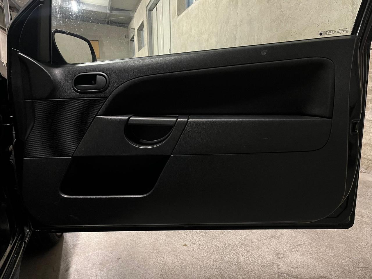 Ford Fiesta 1.4 TDCi 3p. Ghia 111000 km