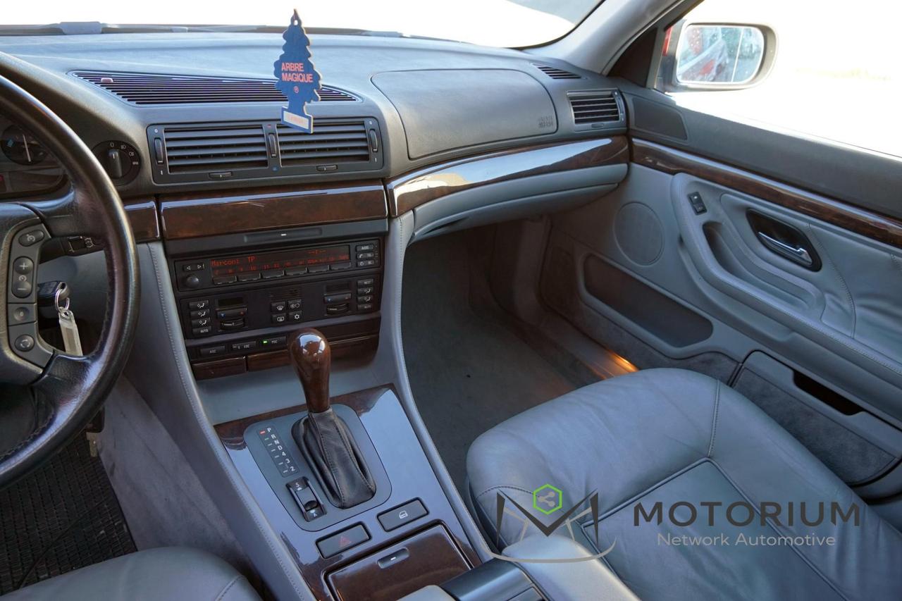 BMW 740 iL E38 V8 286CV LUNGA - 1994 - ISCRITTA ASI