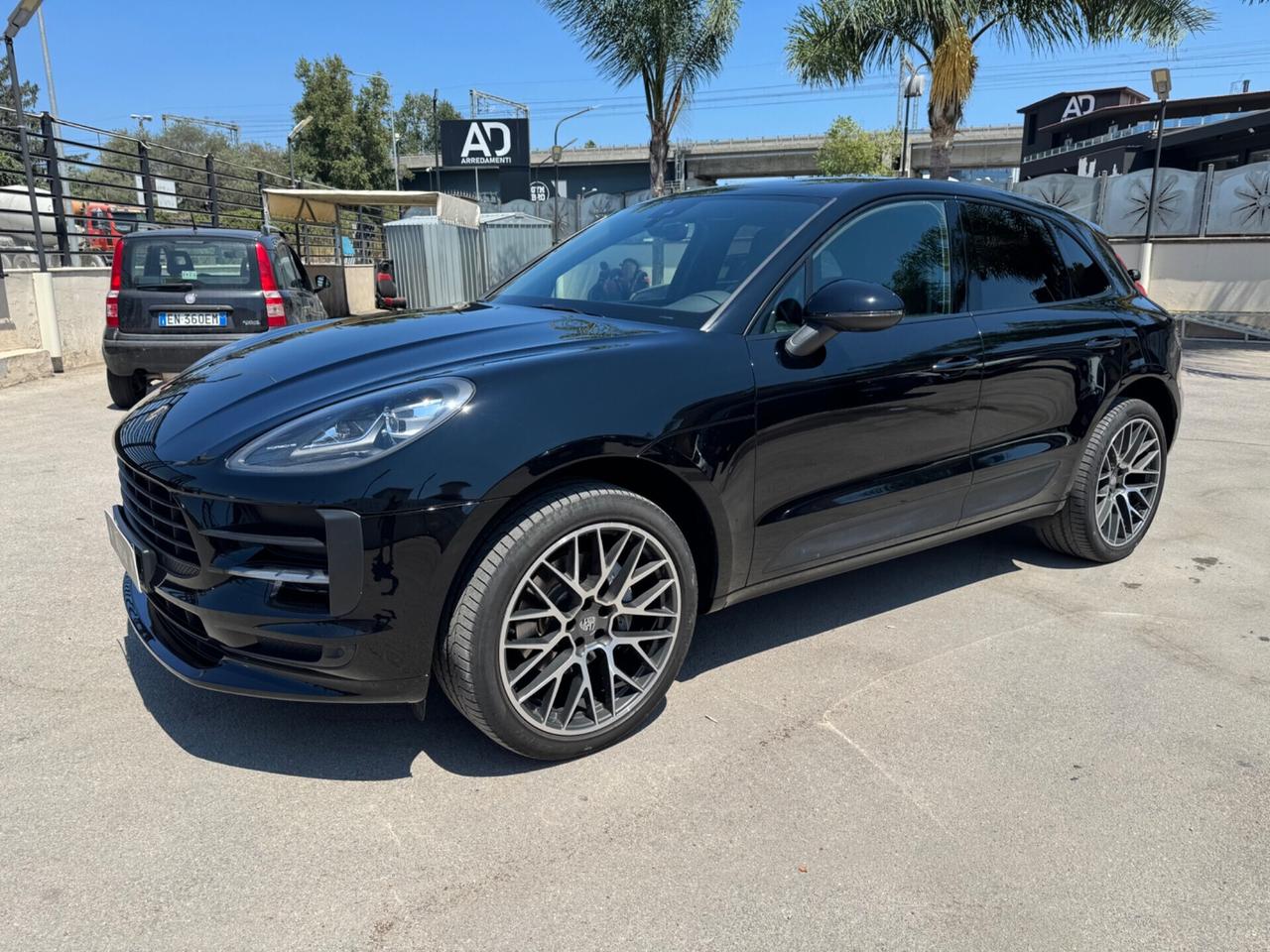 Porsche Macan 2.0 pari al nuovo