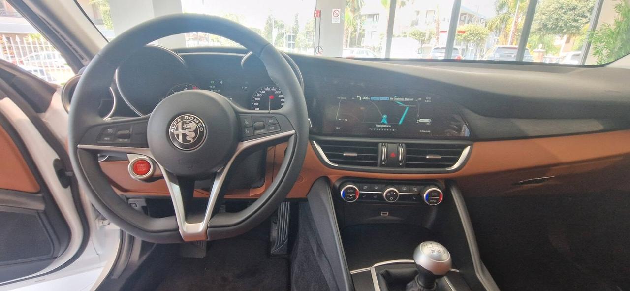 Alfa Romeo Giulia 2.2 180 CV 05/17 KM 38000 ITALIANA +BIXENO+PELLE TOTALE+NAVIGATORE+TELECAMERA