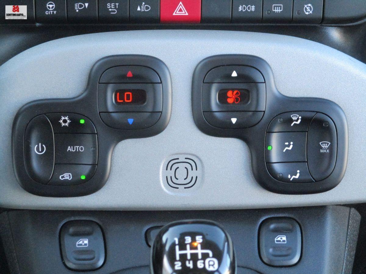 FIAT Panda 1.0 S&S Hybrid City Cross-2021 KM60000