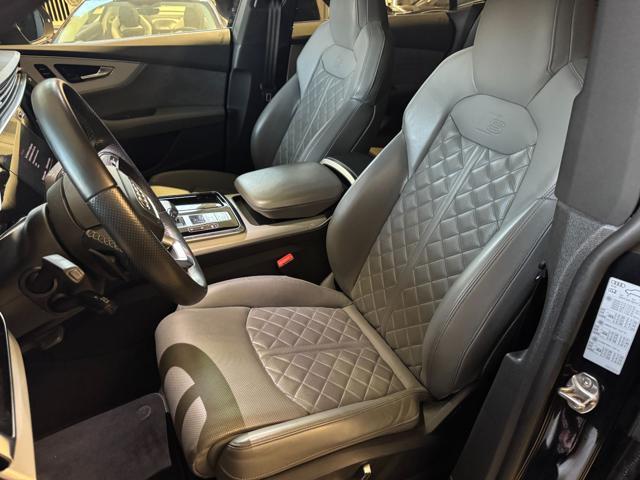 AUDI Q8 55 TFSI e quattro tiptronic S LINE