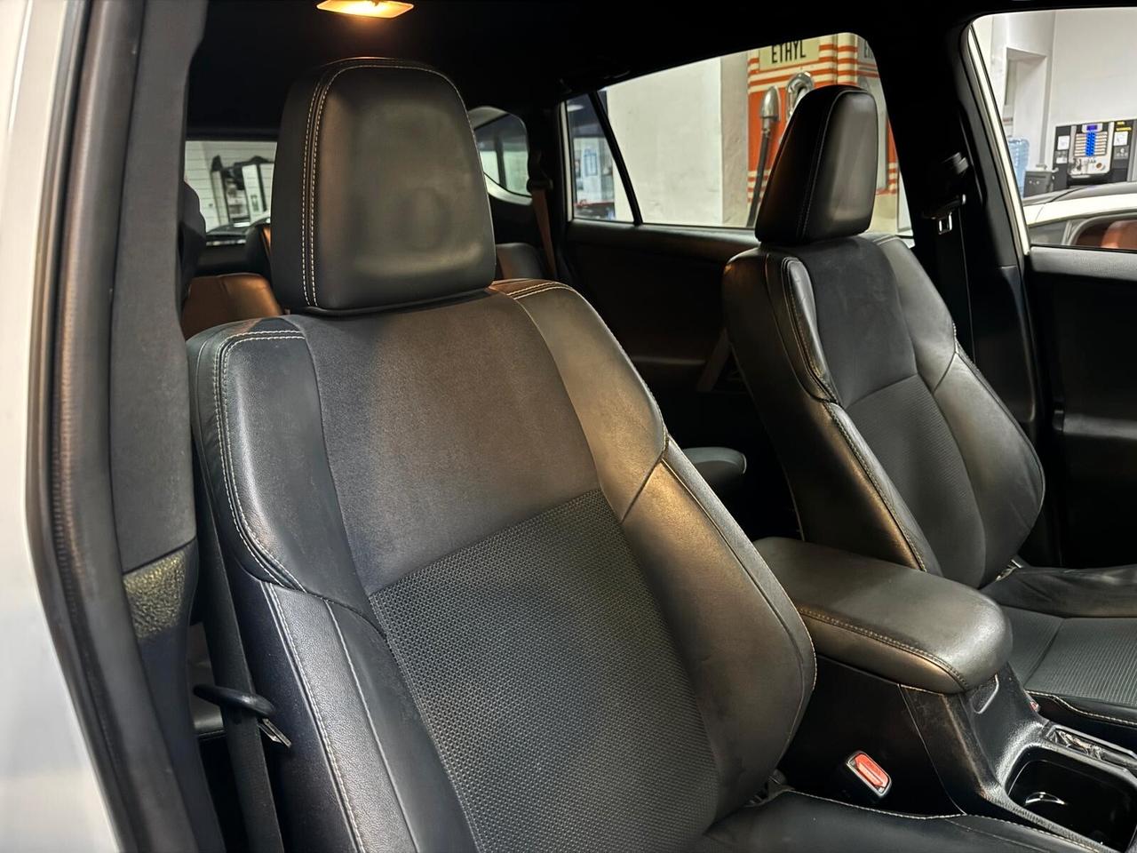 Toyota RAV 4 2.0 D-4D 2WD Lounge MY '17 UNICOPR. PARI AL NUOVO