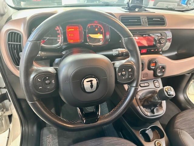 Fiat Panda 1.0 FireFly S&S Hybrid City Cross TRUSSARDI