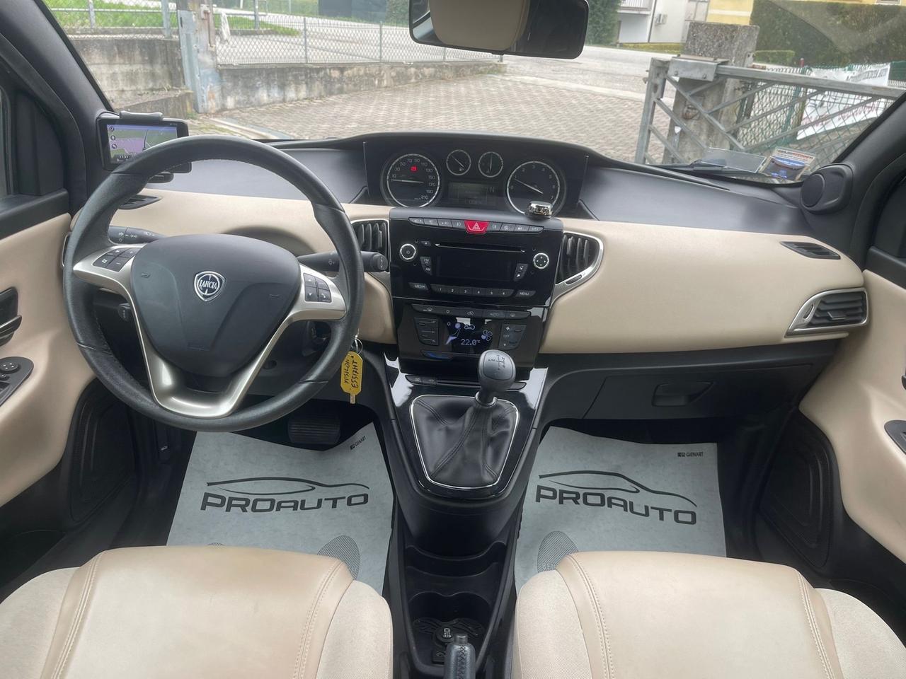 Lancia Ypsilon 0.9 TwinAir 85 CV 5 porte S&S DFN Platinum