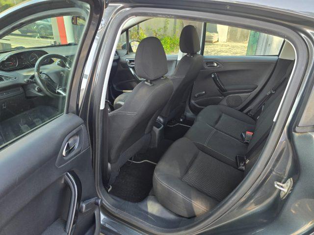 PEUGEOT 208 1.2i Benzina 82CV 5 Porte Active per NEOPATENTATI