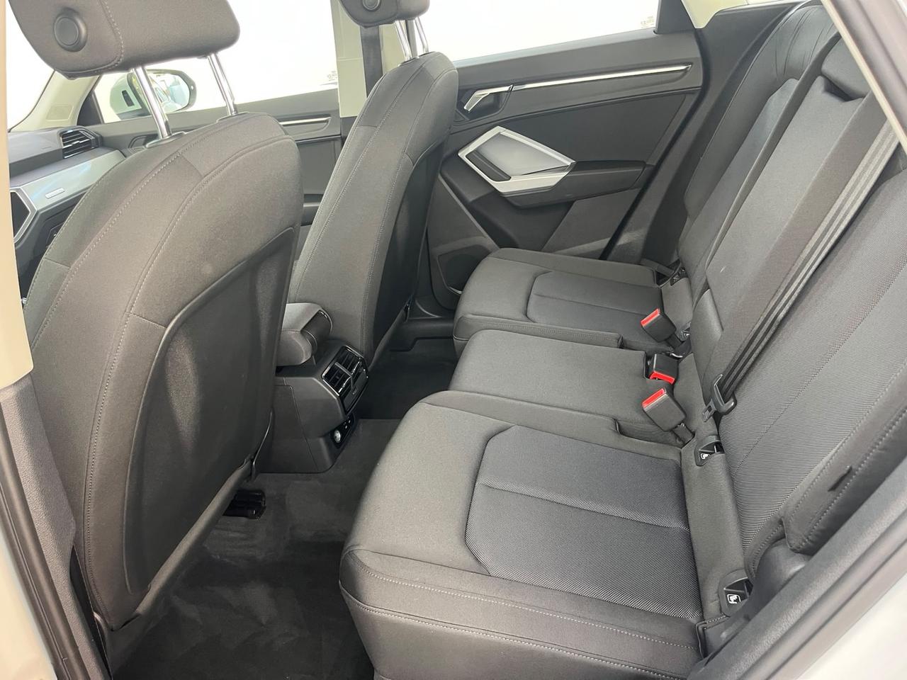 Audi Q3 40 TDI quattro S tronic Business Advanced