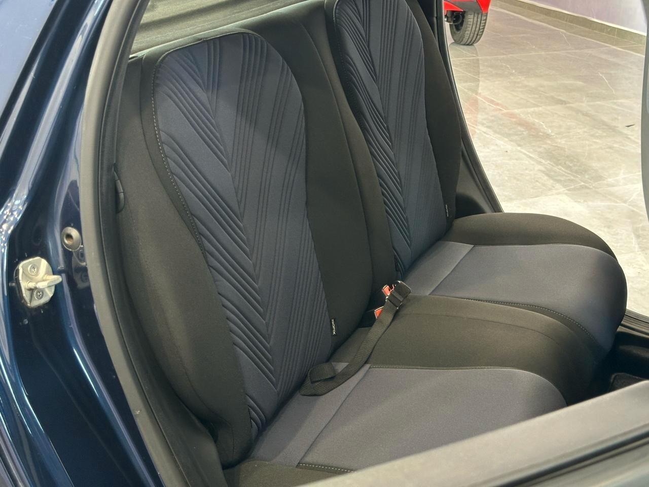 Lancia Ypsilon 1.0 FireFly 5 porte S&S Hybrid Ecochic Silver