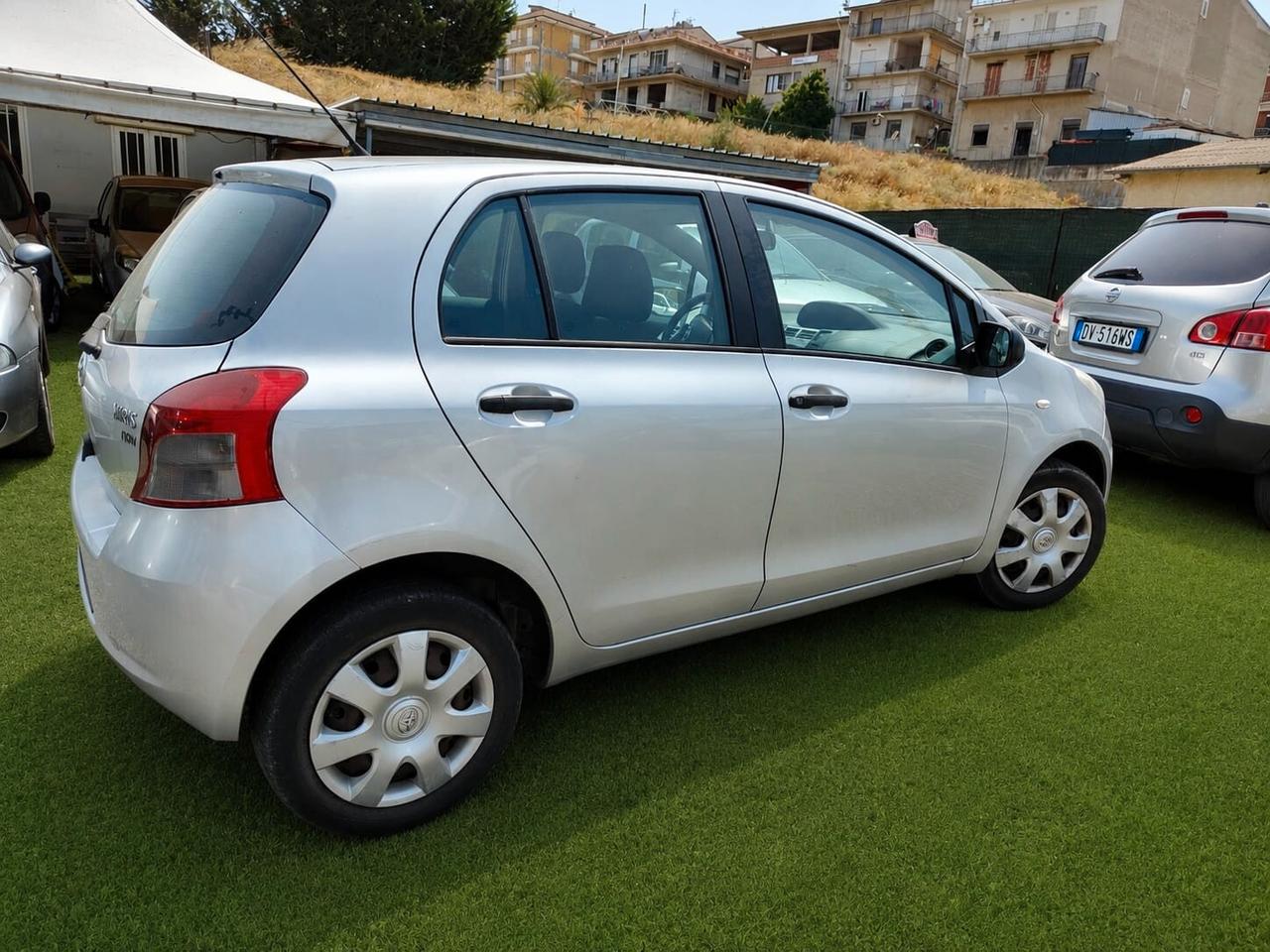 Toyota Yaris 1.0 5P Doppia Occasione da MV Auto!