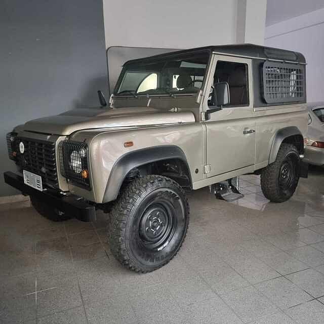 Land Rover Defender 90 2.2 PUMA TD4- LIFE&STYLE