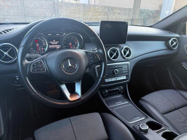 MERCEDES-BENZ GLA 180 Sport