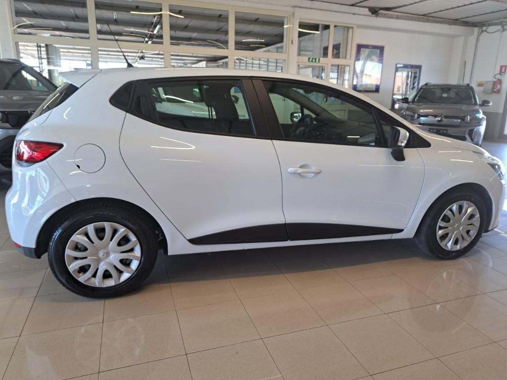 RENAULT Clio IV 2012 - Clio 5p 1.2 Live 75cv