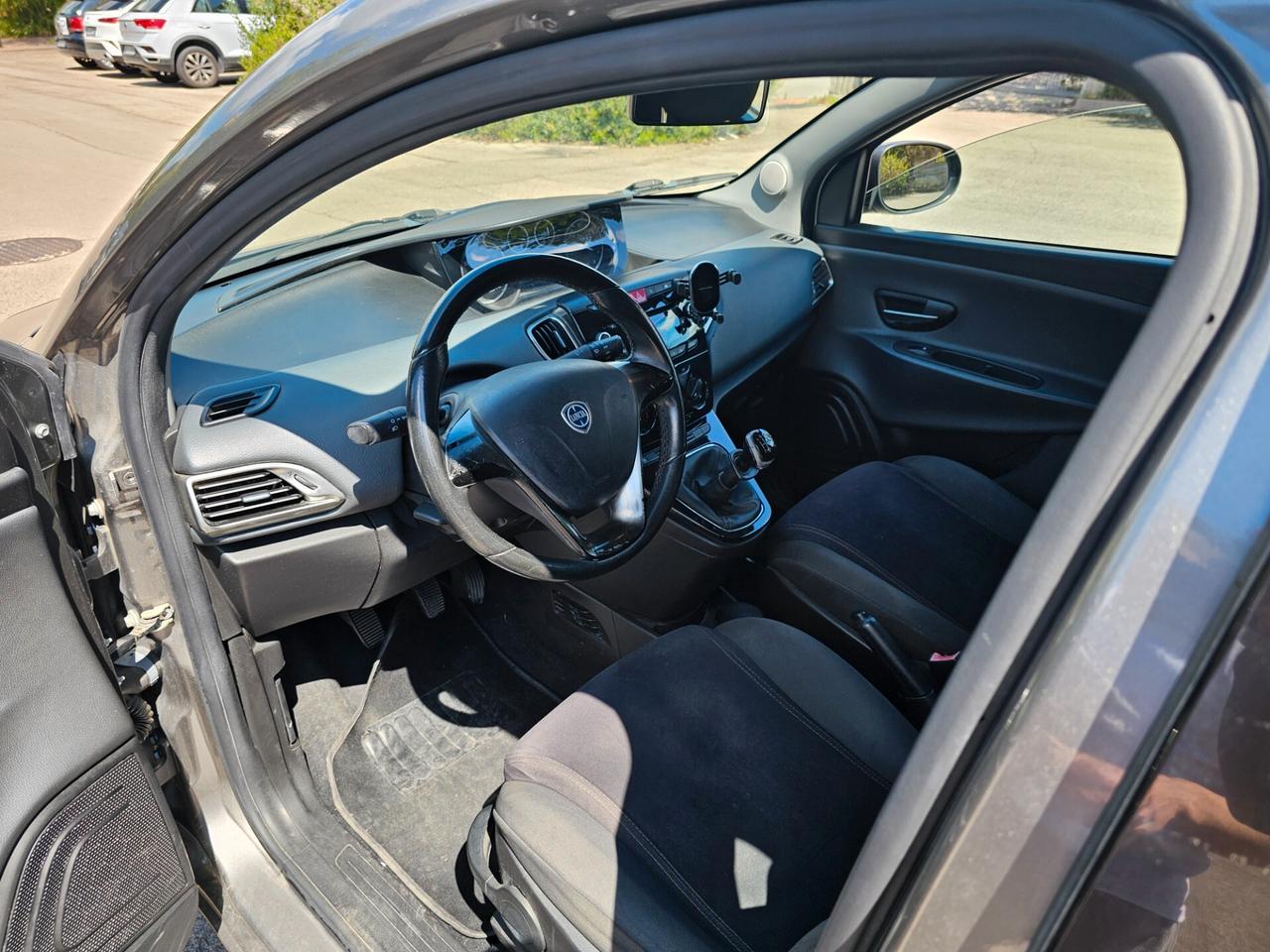 Lancia Ypsilon 1.2 69 CV 5 porte Platinum