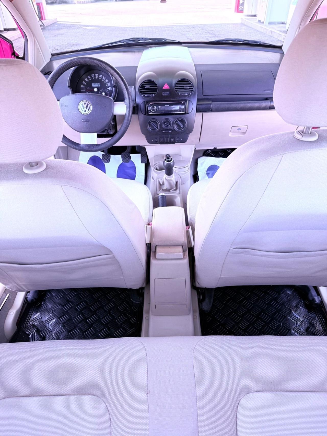 Volkswagen New Beetle 1.6 benzina Ok neopatentati