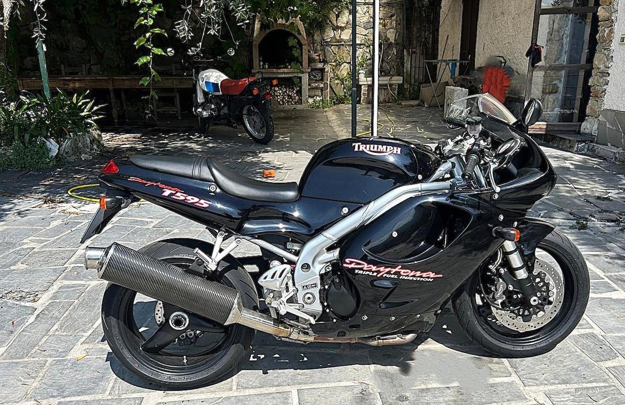 Triumph Daytona T 595