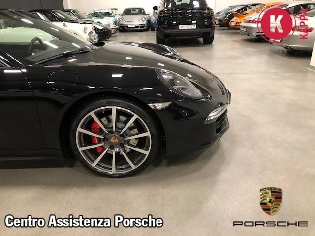 Porsche 911 3.8 Carrera 4S Coupé