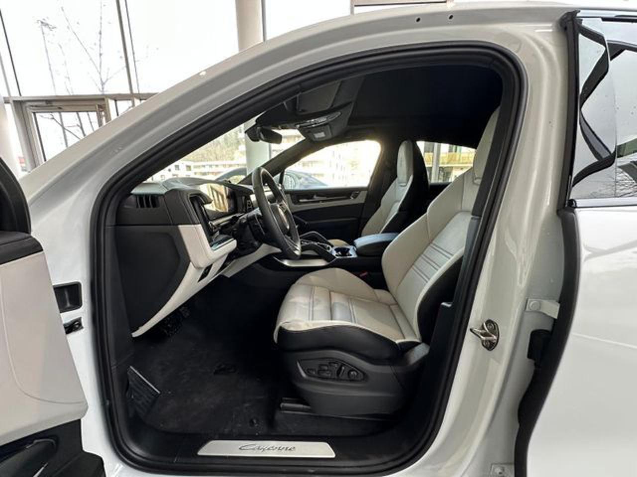 PORSCHE Cayenne Coupé 3.0 V6*Matrix-Bose-Ordinabile*