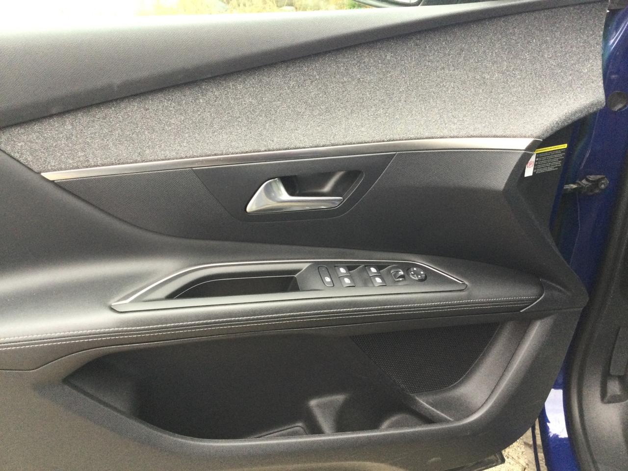 Peugeot 3008 BlueHDi 130 S&S EAT8 Allure