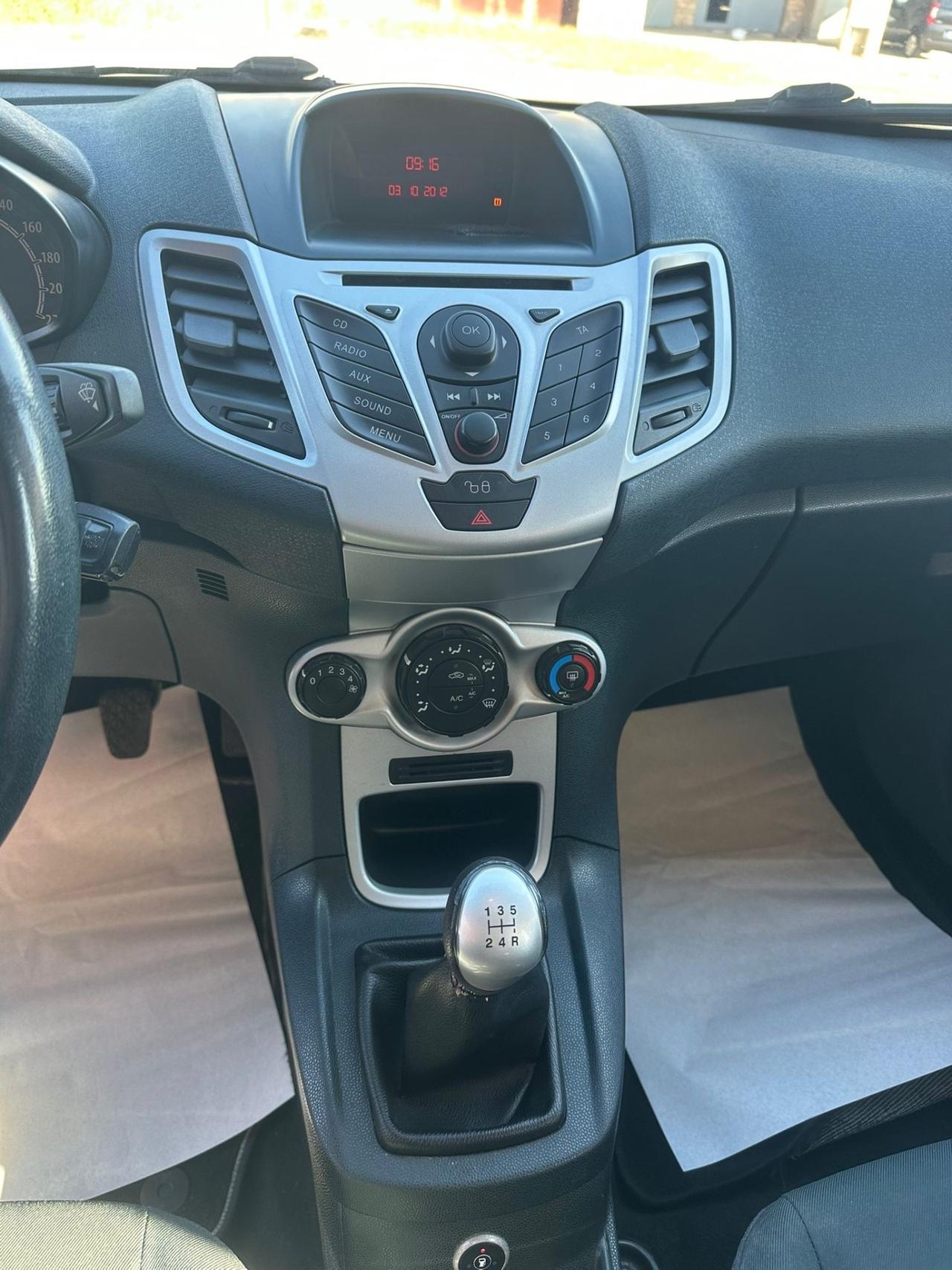 Ford Fiesta 1.4 5 porte Bz.- GPL Titanium
