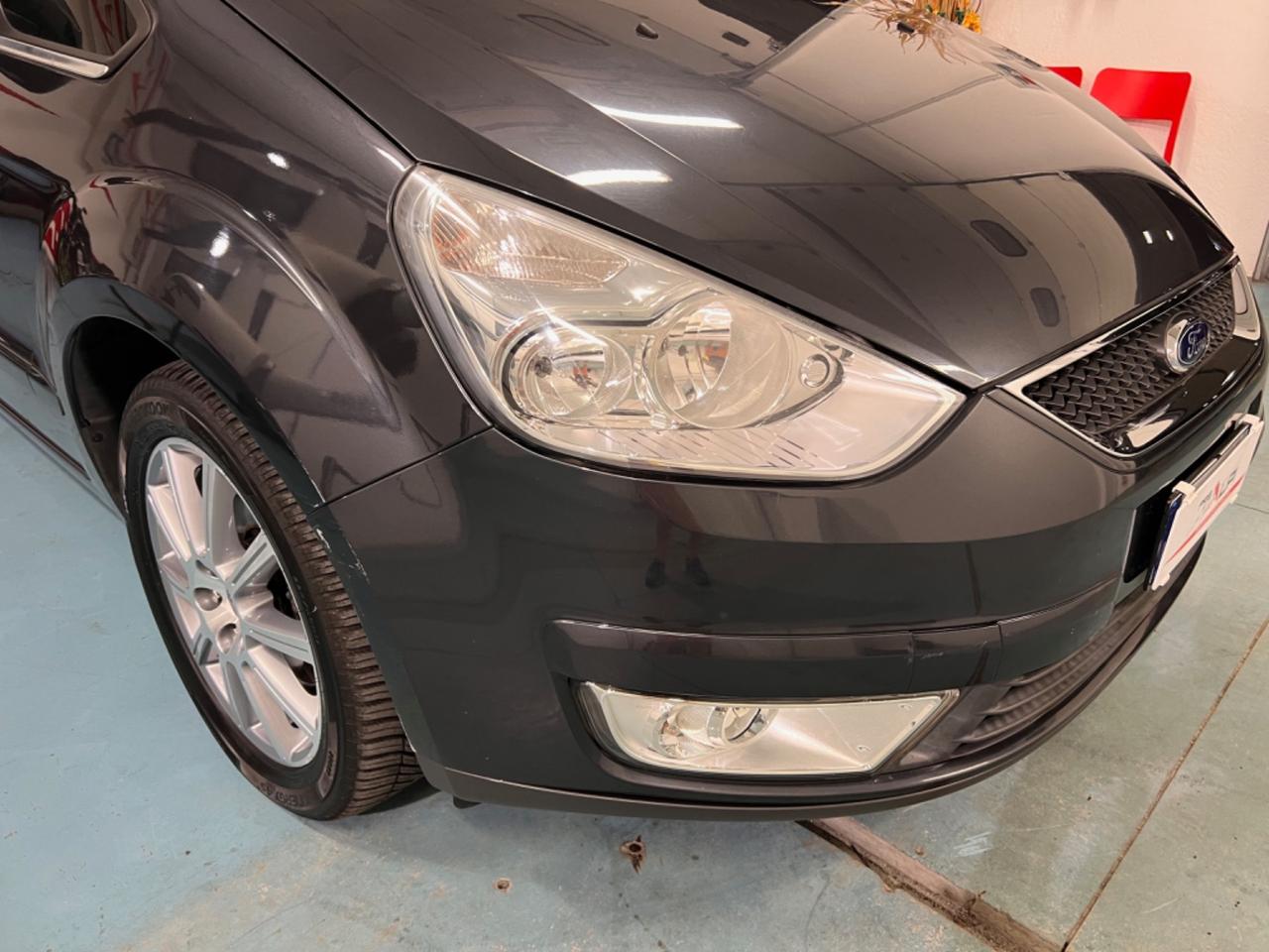 Ford Galaxy 2.0 TDCi 140 CV Ghia DPF