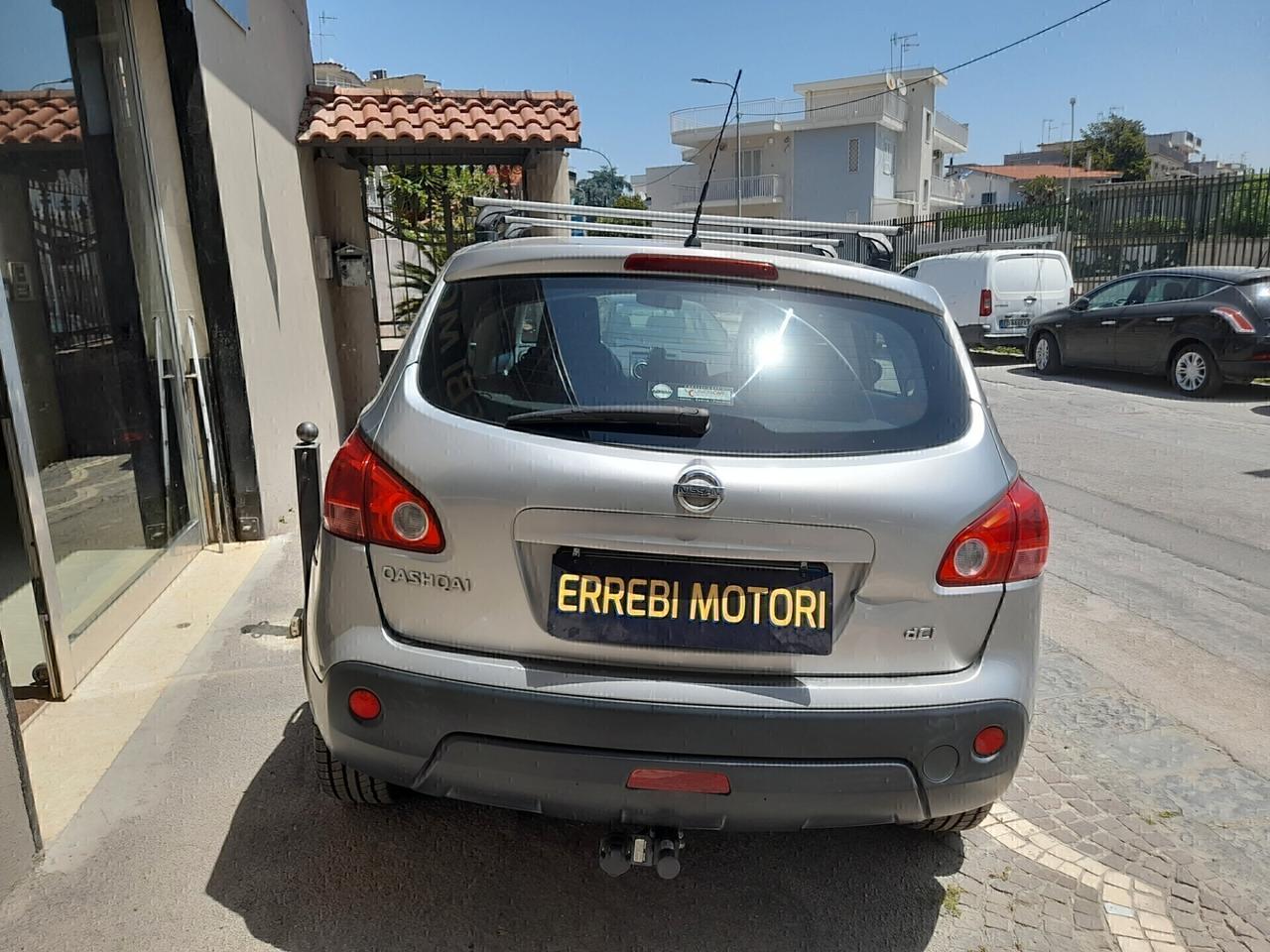 Nissan Qashqai 4X4 GANCIO TRAINO