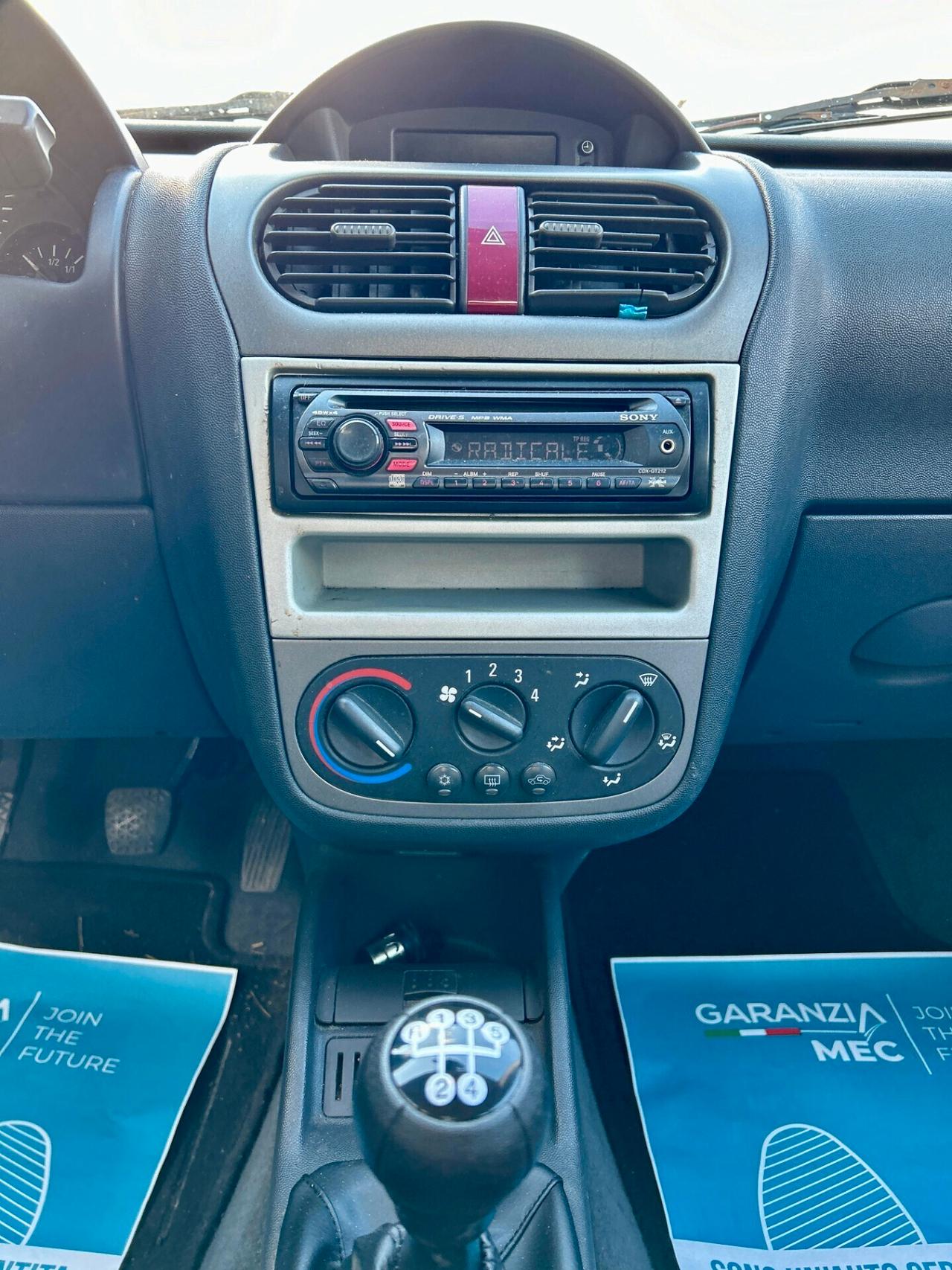 Opel Corsa 1.2 5 porte Cosmo - OK NEOPATENTATO