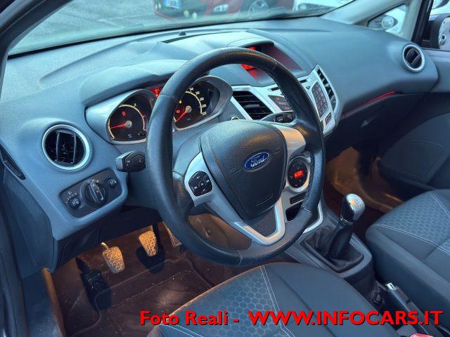 FORD Fiesta + 1.4 TDCi 70CV 5 porte