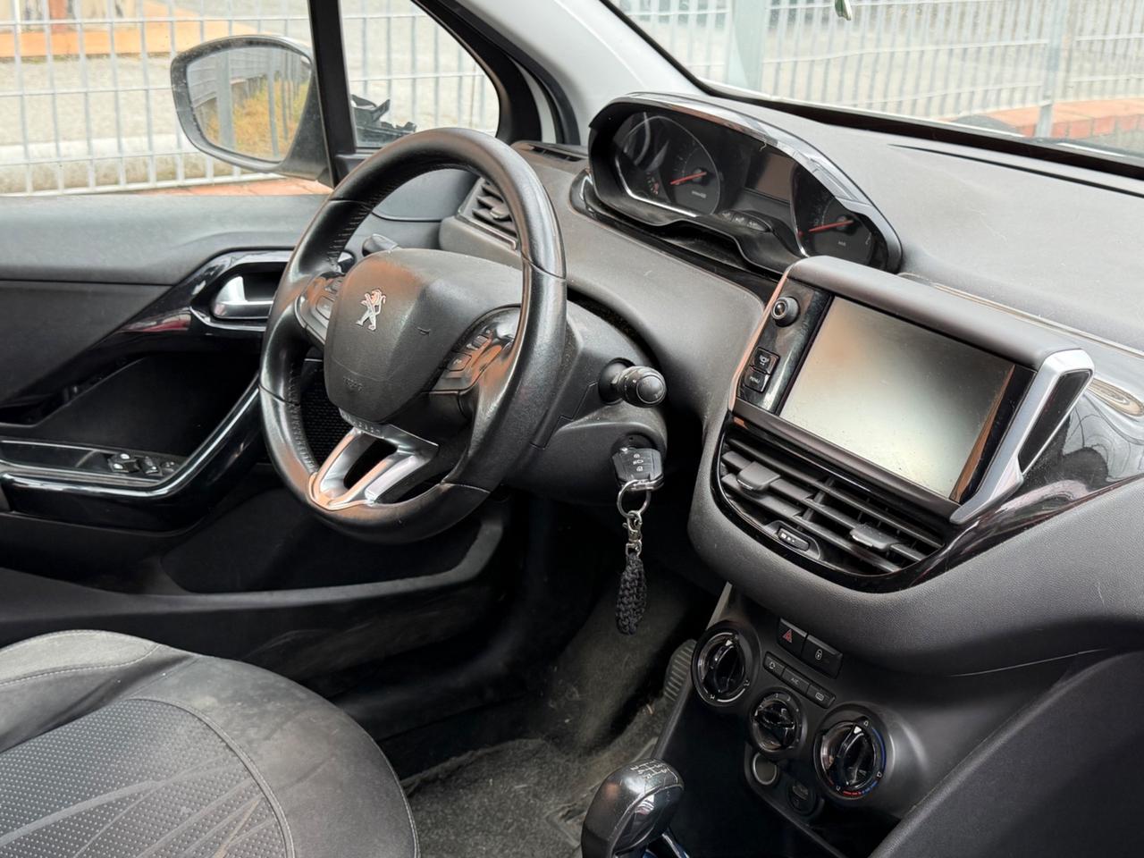 Peugeot 208 1.4 HDi 68 CV 3 porte neopatentati 2013