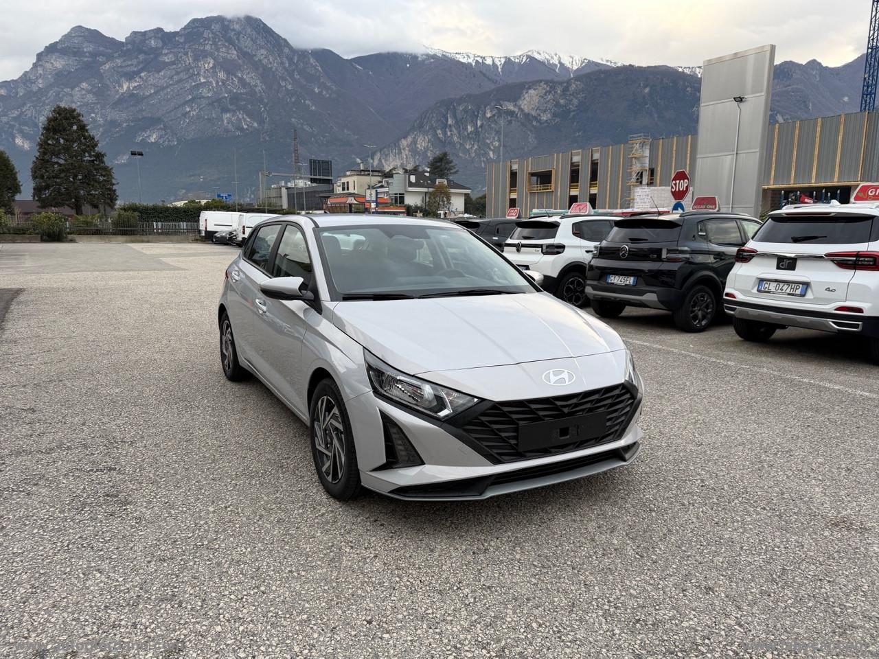 HYUNDAI i20 1.2 MPI MT GPL Connectline LUMEN GREY PEARL