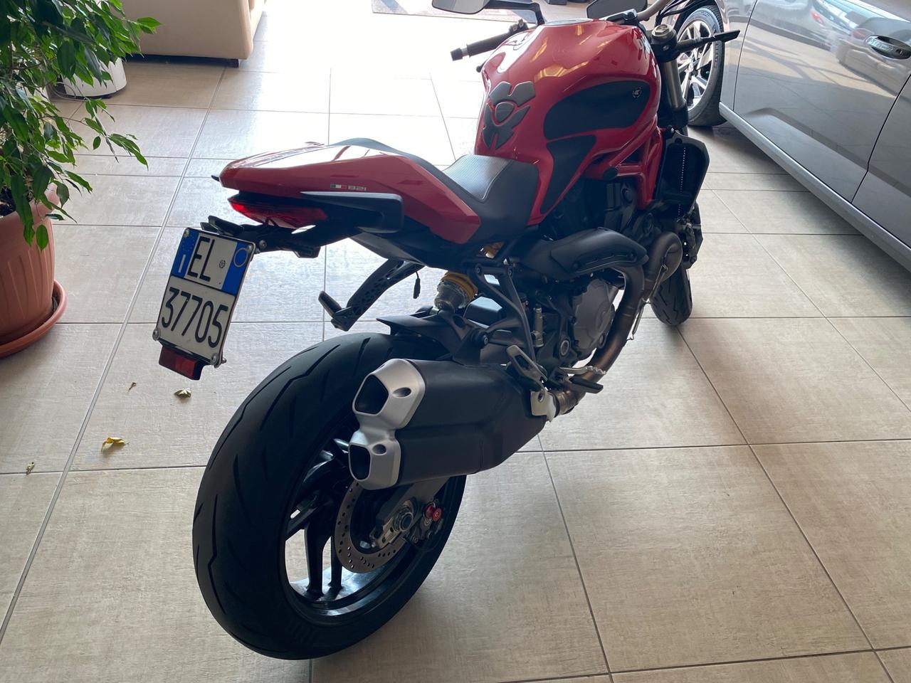 DUCATI MONSTER 821 ABS