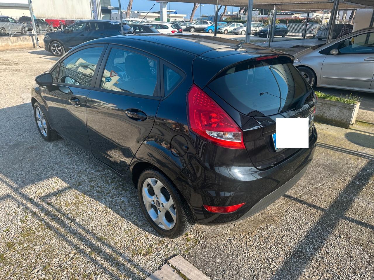 Ford Fiesta 1.4 TDCi 70CV 5 porte Titanium