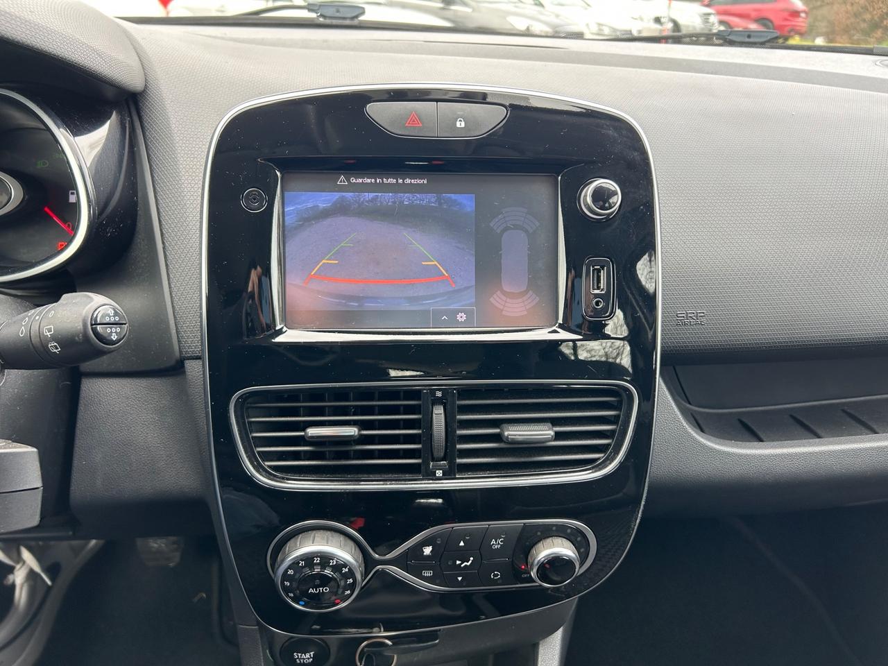 Renault Clio TCe 12V 90 CV GPL 5 porte Duel neopatentati rate