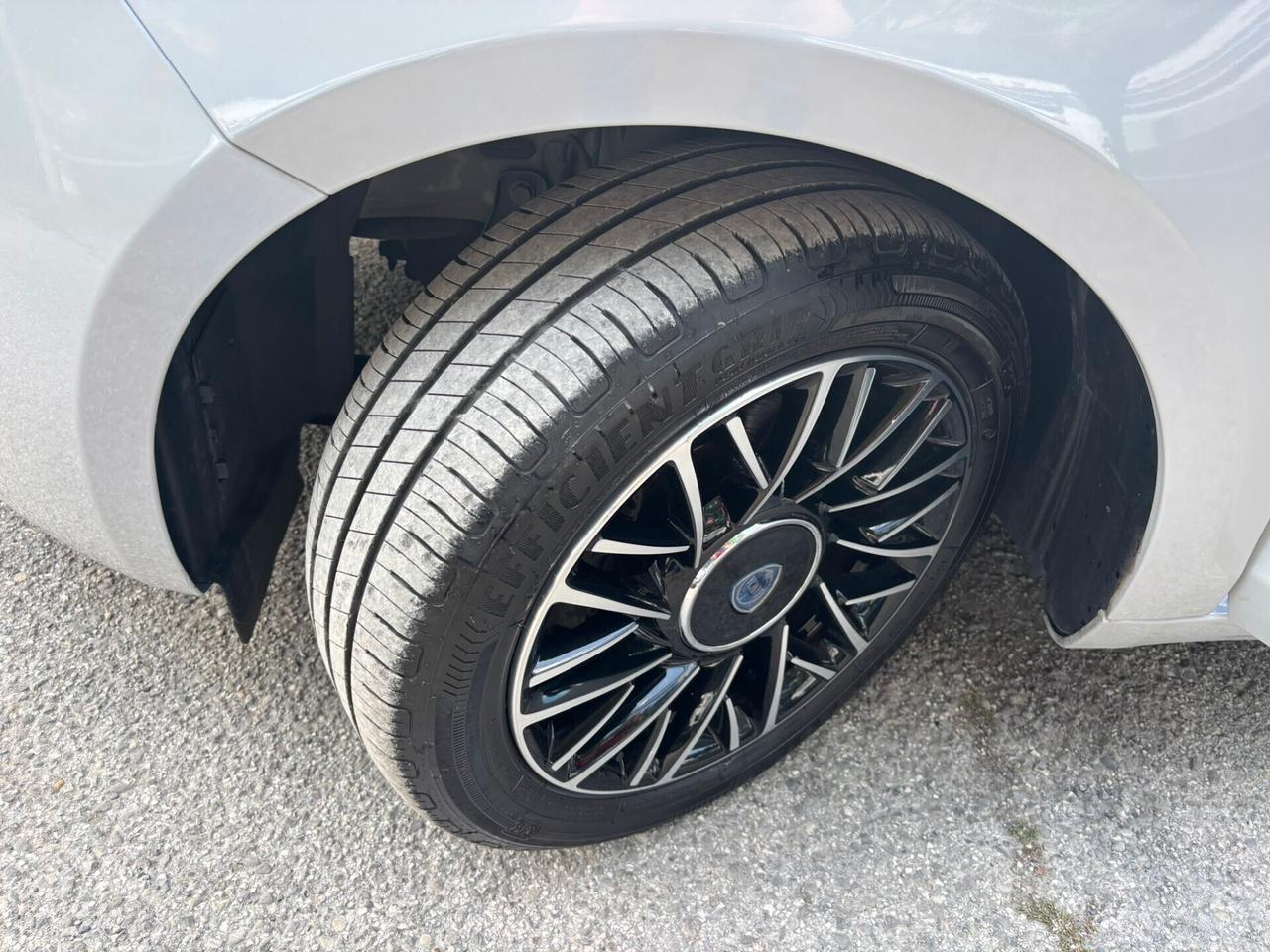 Lancia Ypsilon 1.2 69 CV 5 porte GPL Ecochic Mya OK Neopatentati