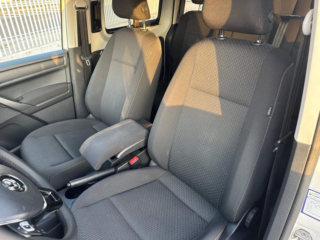 Caddy 2017 1.4 TGI DSG 110CV Aut. Highline Maxi 7