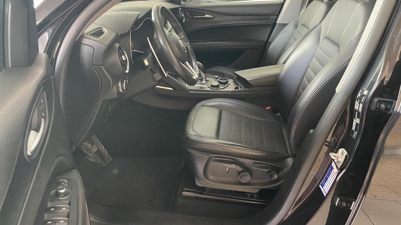 Alfa Romeo Stelvio 2.2 Turbodiesel 180 CV AT8 RWD Executive