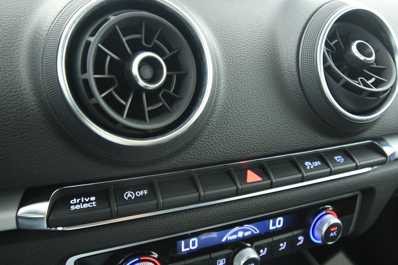 AUDI A3 Sportback 30 1.5 g-tron Admired 131cv BLUETOOTH+LED+NEOPATENTATI