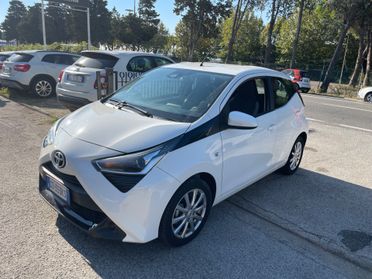 Toyota Aygo Connect 1.0 VVT-i 72 CV 5 porte x-clusiv