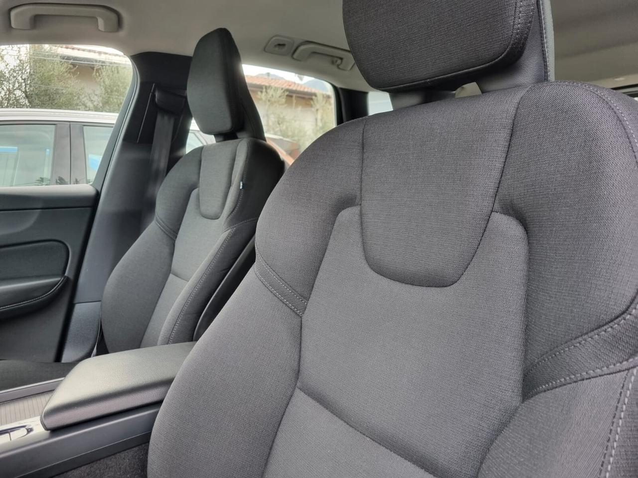 Volvo XC 60 XC60 B4 (d) AWD Geartronic Momentum