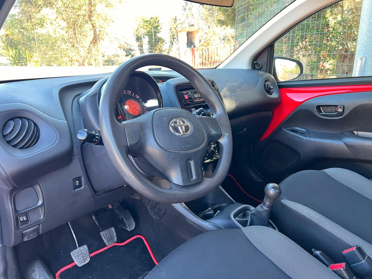 Toyota Aygo 1.0 VVT-i 69 CV 5 porte x-cool