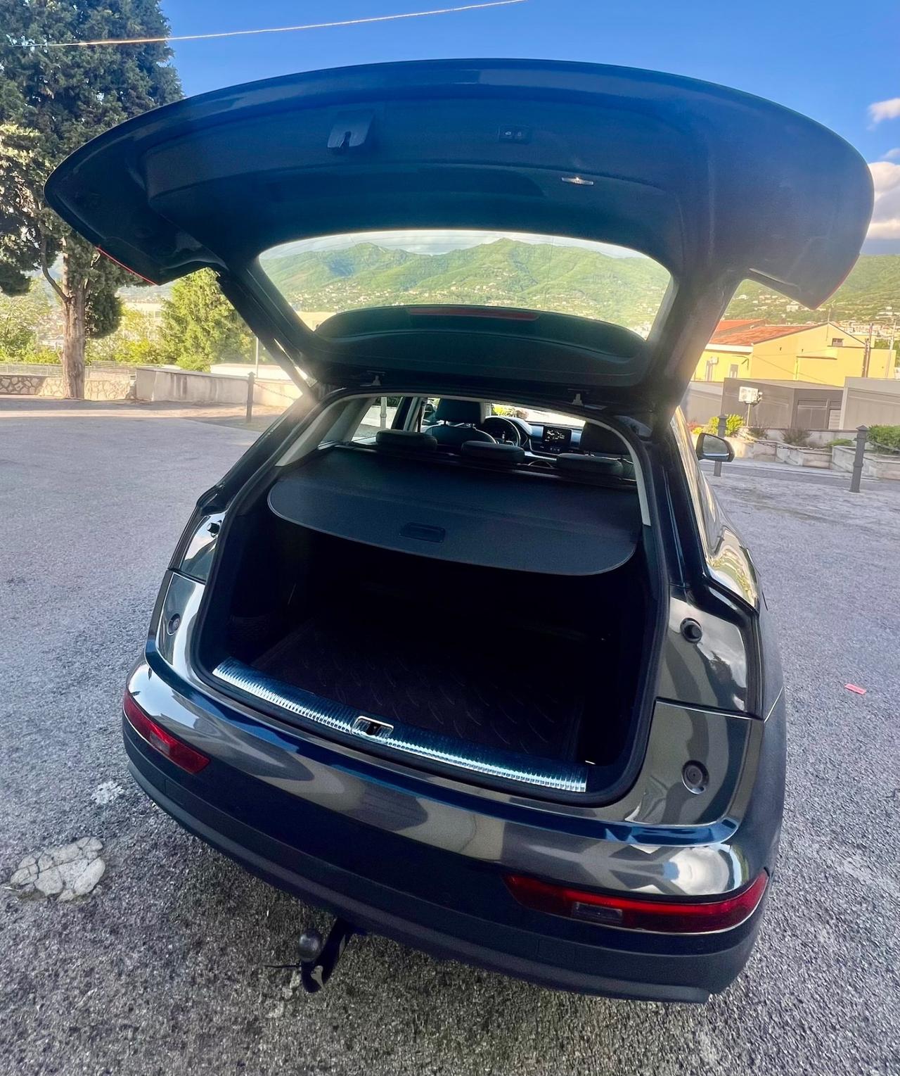 Audi Q5 2.0 TDI 150 CV Acc.Permute