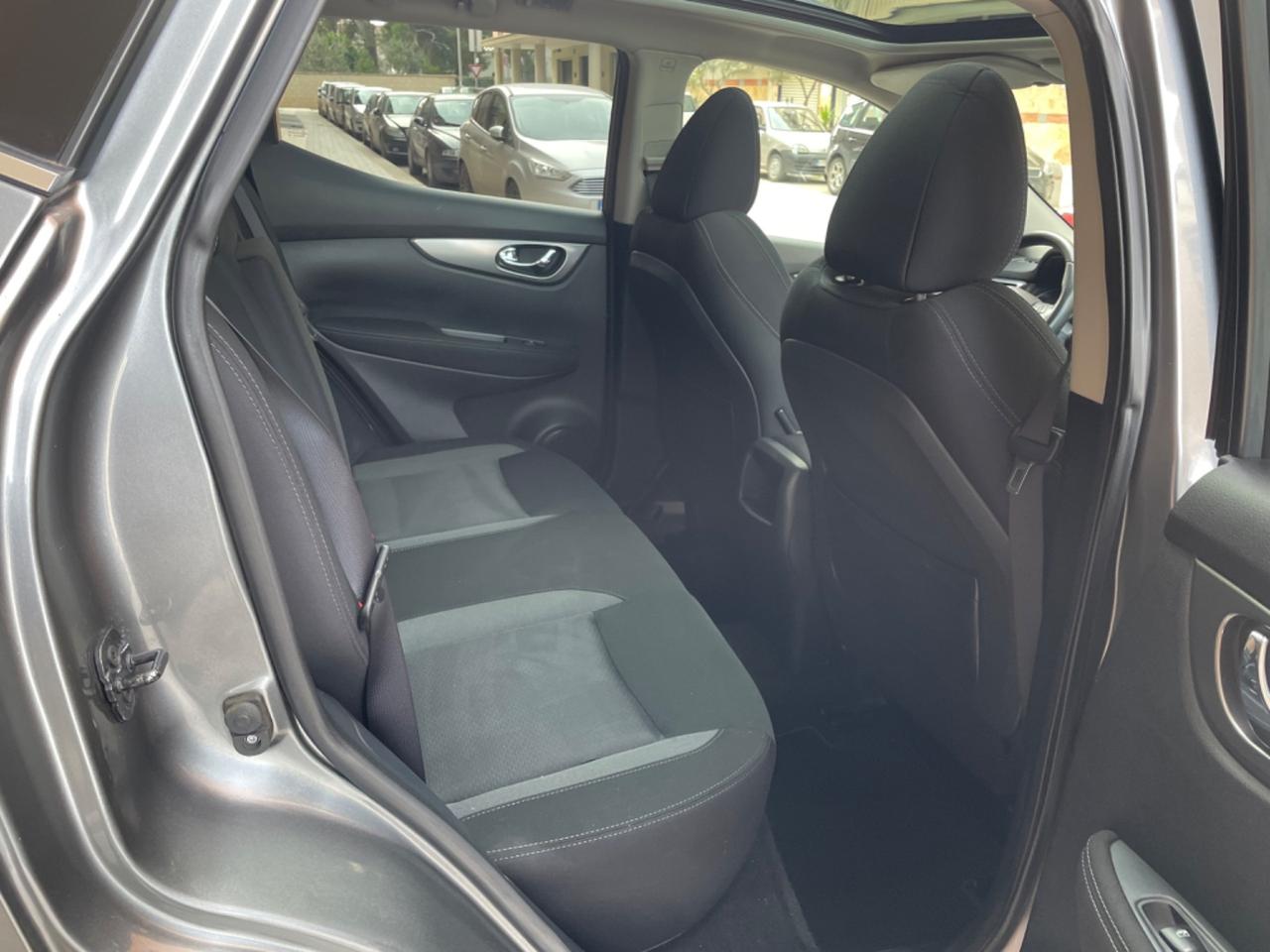 Nissan Qashqai 1.5 dCi N-Connect " TETTO NAVY LED 360"