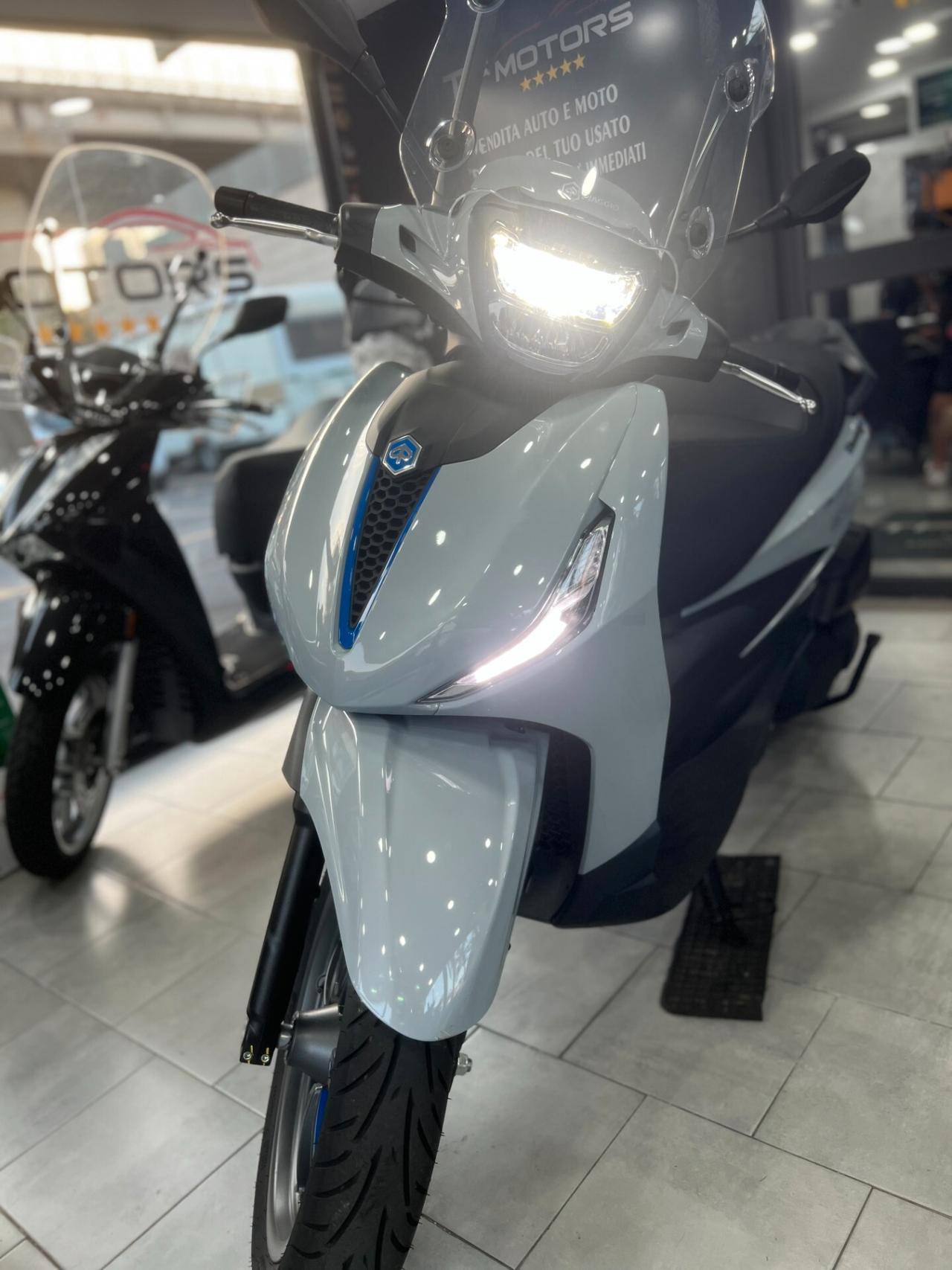 Piaggio Beverly 400 S HPE SOLO 1900KM - 2025