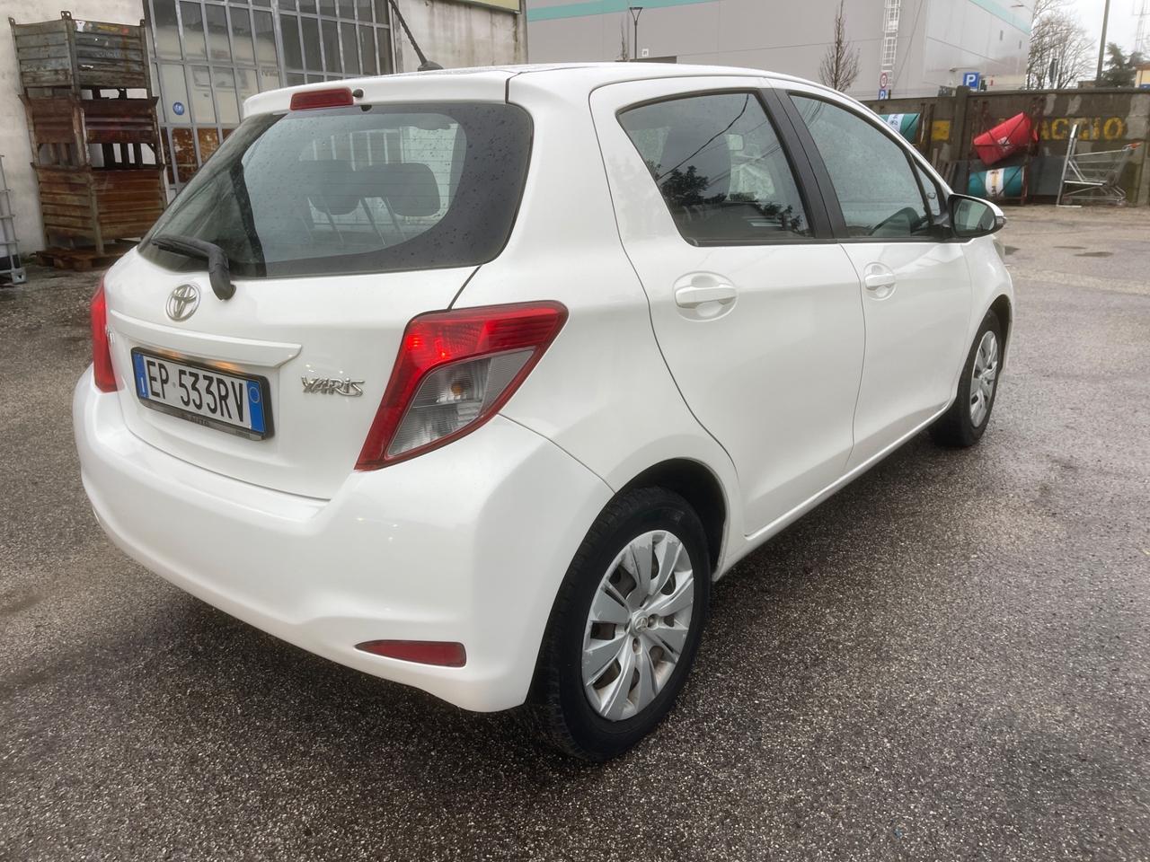 Toyota Yaris 1.0 5 porte Lounge