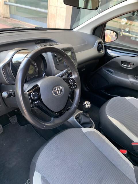 Toyota Aygo Connect 1.0 VVT-i 72 CV 5 porte x-cool