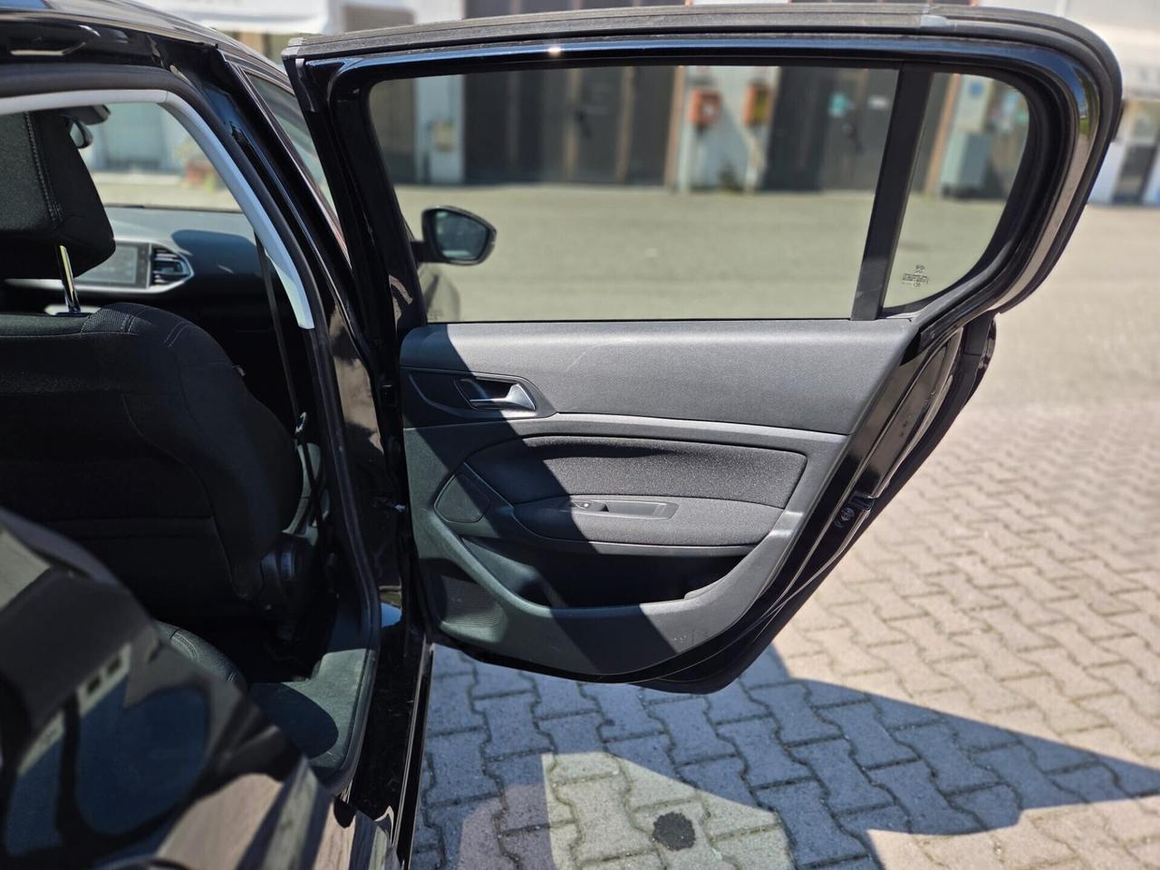 Peugeot 308 BlueHDi 120 S&S Allure