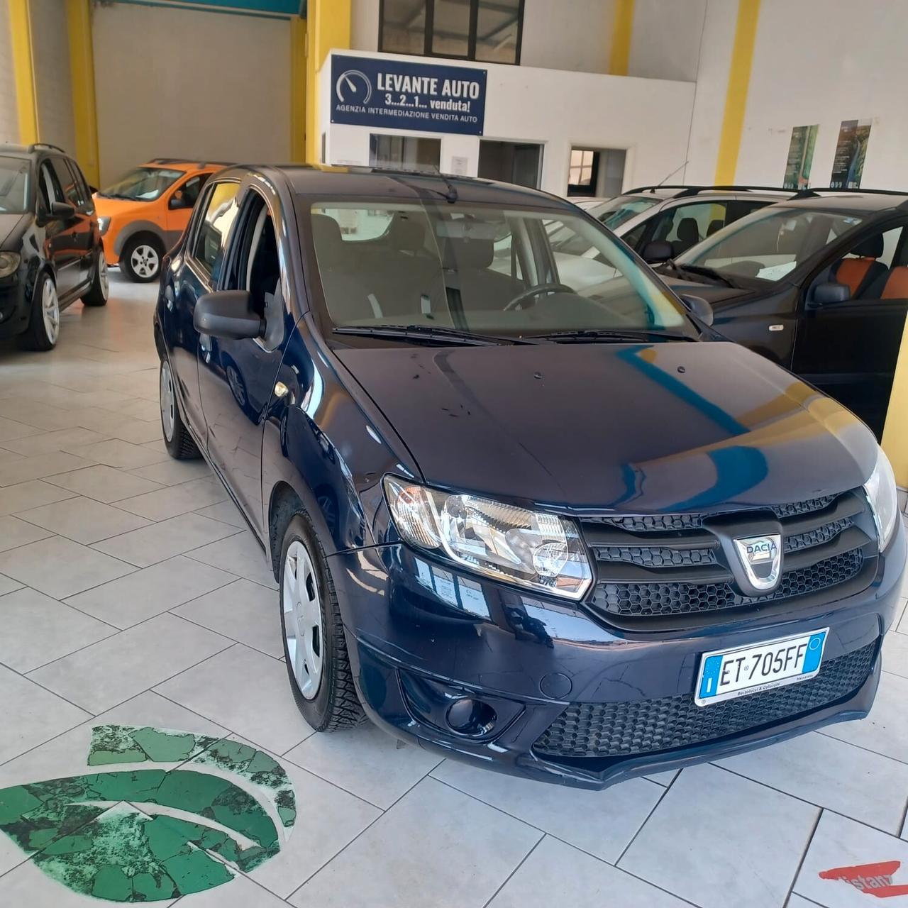 134188KM SANDERO GPL DI FABBRICA PERFETTA