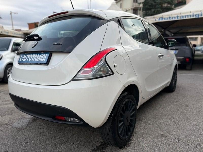 Lancia Ypsilon Ypsilon 1.0 FireFly 5 porte S&S Hybrid Ecochic Gold